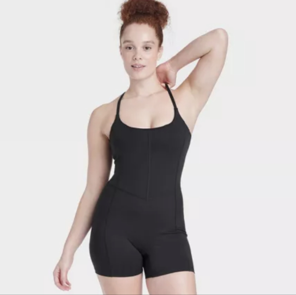 ALL IN MOTION Short Bodysuit - Picture 7 of 8